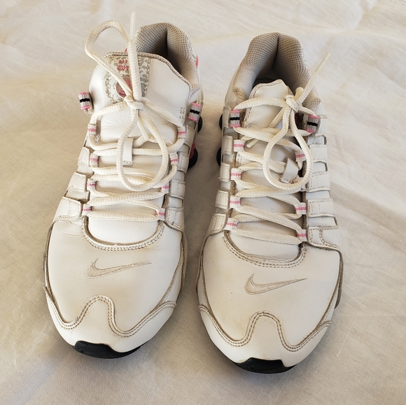 Nike Air Shox Pink and White Breast Cancer Edition - Picture 2 of 9